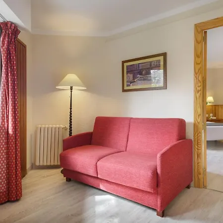 涅维索尔酒店 3* 福米加尔