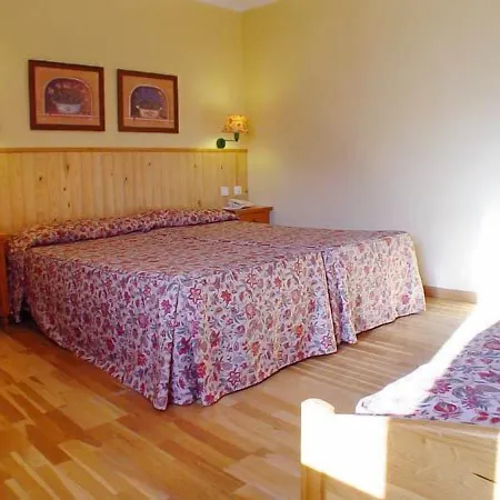 涅维索尔酒店 酒店 福米加尔