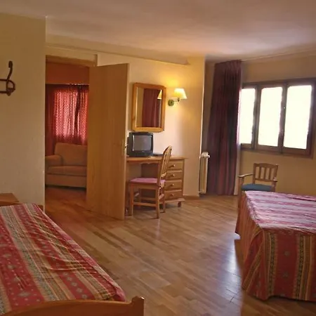 涅维索尔酒店 酒店 福米加尔